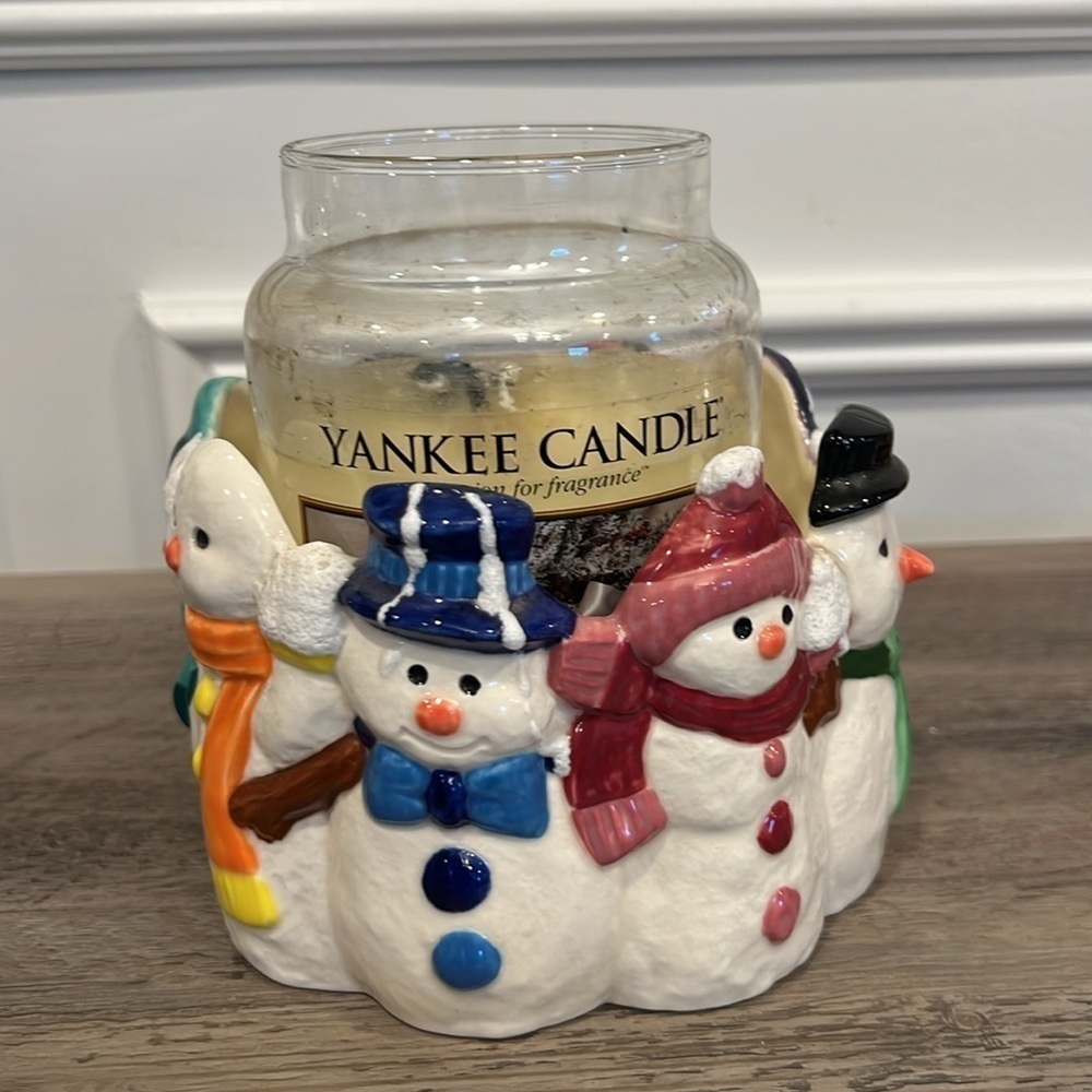 Yankee Candle Frosted Wreath Retired Candle with Holiday Snowmen Candle Holder